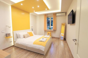 Отель Vacuna Pleasant Rooms  Неаполь